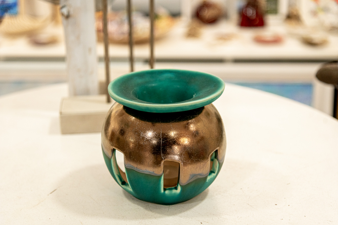 Božić je stigao u Galeriju Juraj Dalmatinac: Pronađite unikatne umjetnine i darove!