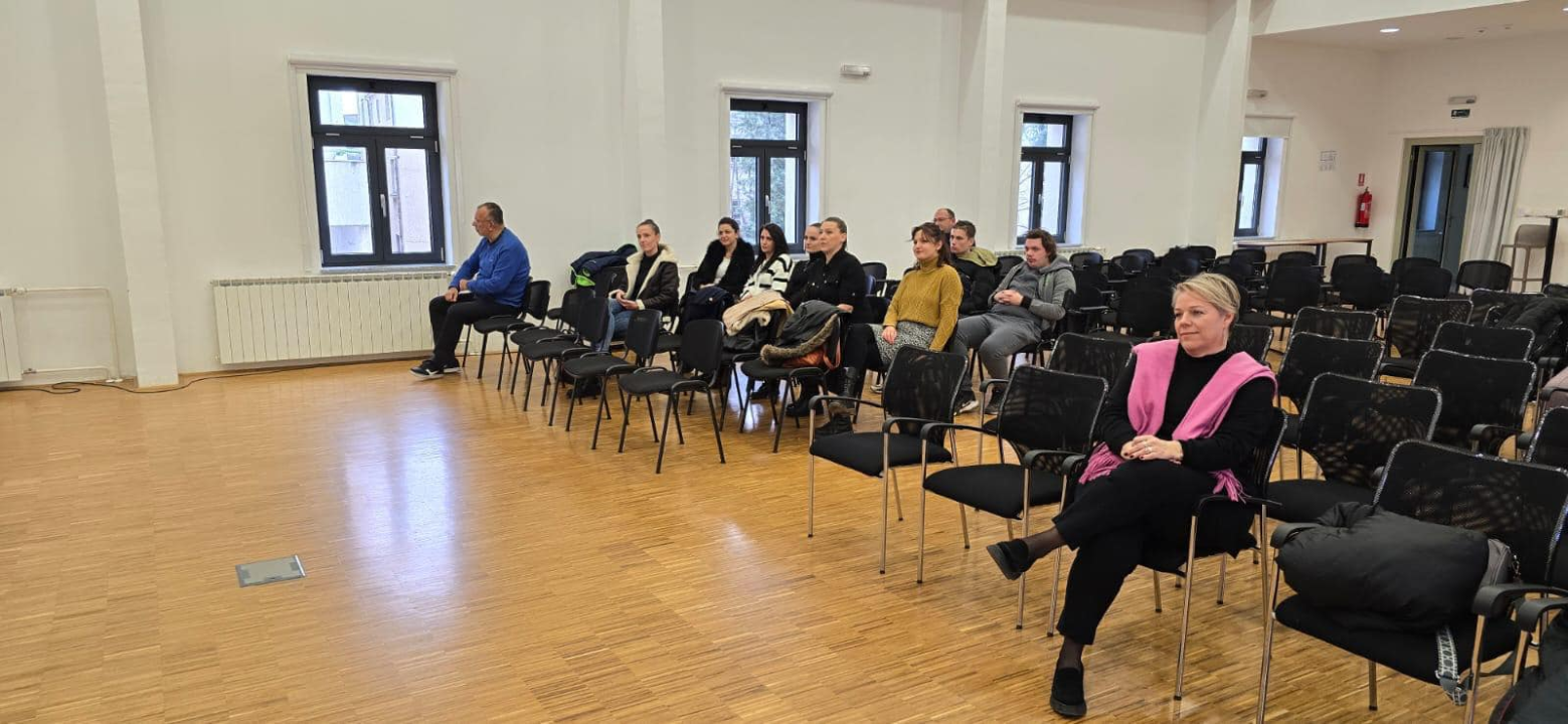 Udruga ZvoniMir nagradila deset Kninjana povodom Međunarodnog dana volontera