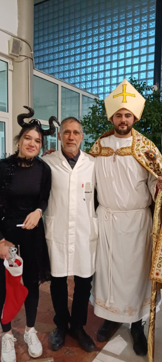 Sveti Nikola i Krampus posjetili učenike i djelatnike Medicinske škole