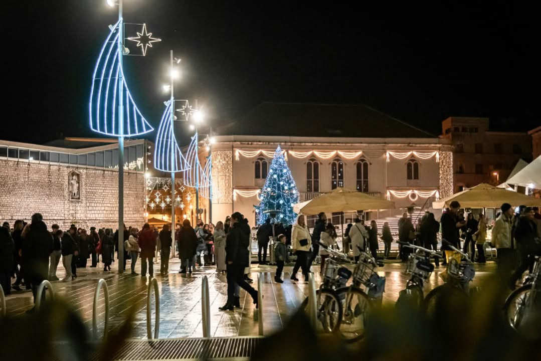 Otvorena sezona klizanja: Ledena avantura osvaja Šibenčane i njihove goste