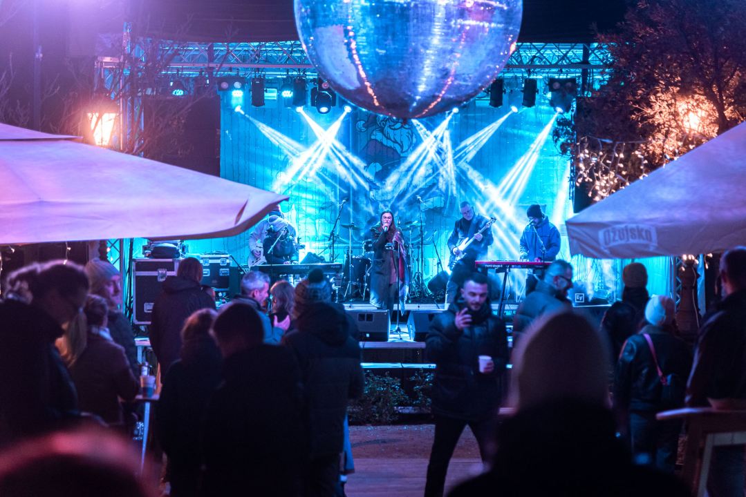 Kninski The Alibor zagrijao sinoć šibensku publiku u Parku