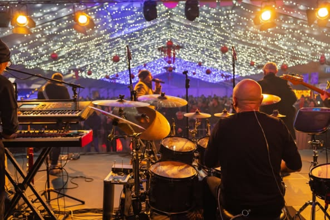 Vrhunska zabava uz Grupu Vigor na Kraljevskom Adventu