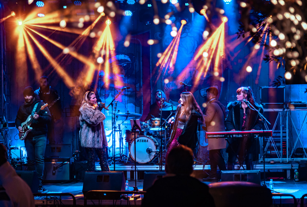 Bend s energičnim ženskim vokalima otvorio tjedan zabave na Adventuri