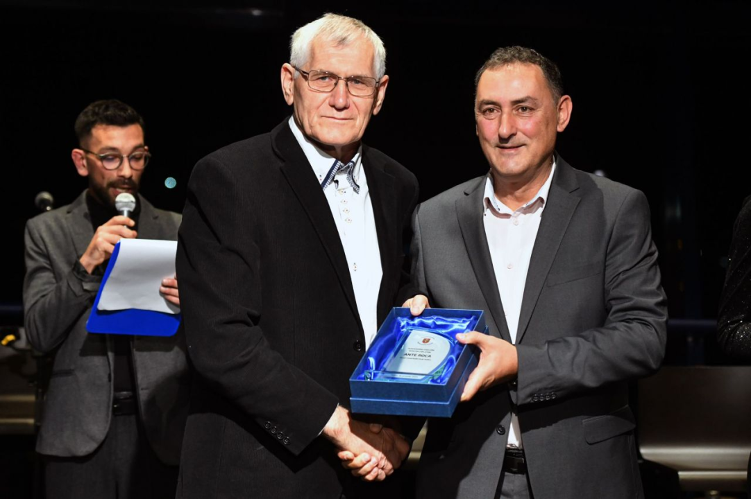 Josip Teskera i Daniela Jelić proglašeni najboljim sportašima u županiji