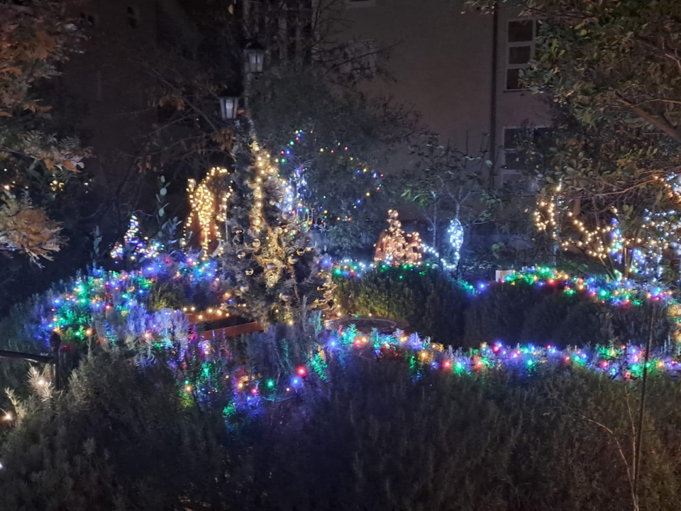 Božićni vrt obitelji Vlahov oduševljava: Blista s 27 tisuća lampica