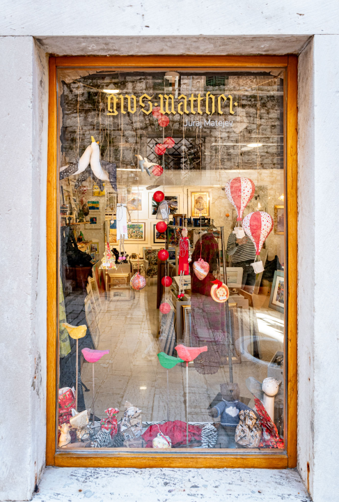 Galerija Juraj Dalmatinac: Provjerite bogatu ponudu i odlične akcije! 