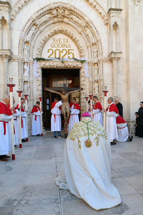 Biskup Tomislav Rogić otvorio Jubilarnu godinu u Šibenskoj biskupiji