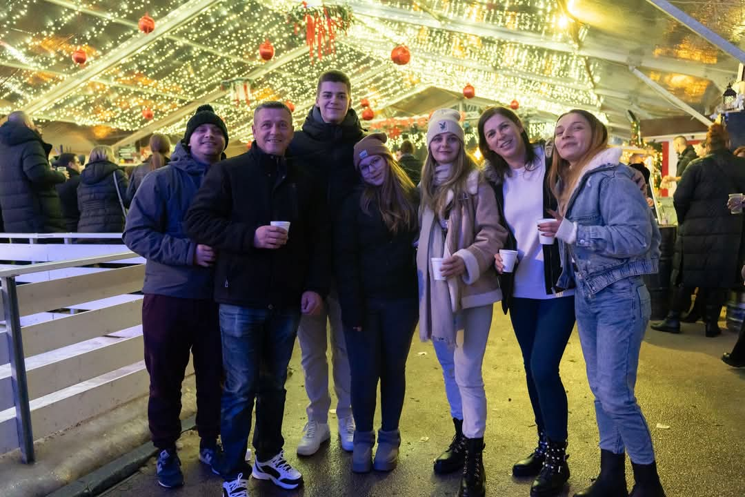 Krcato u šatoru: Adi Šoše oduševio Kninjane na Kraljevskom adventu