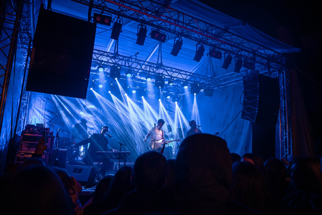 Šibenik 2025. dočekao u stilu: Plesalo se ispred dvije gradske pozornice!  