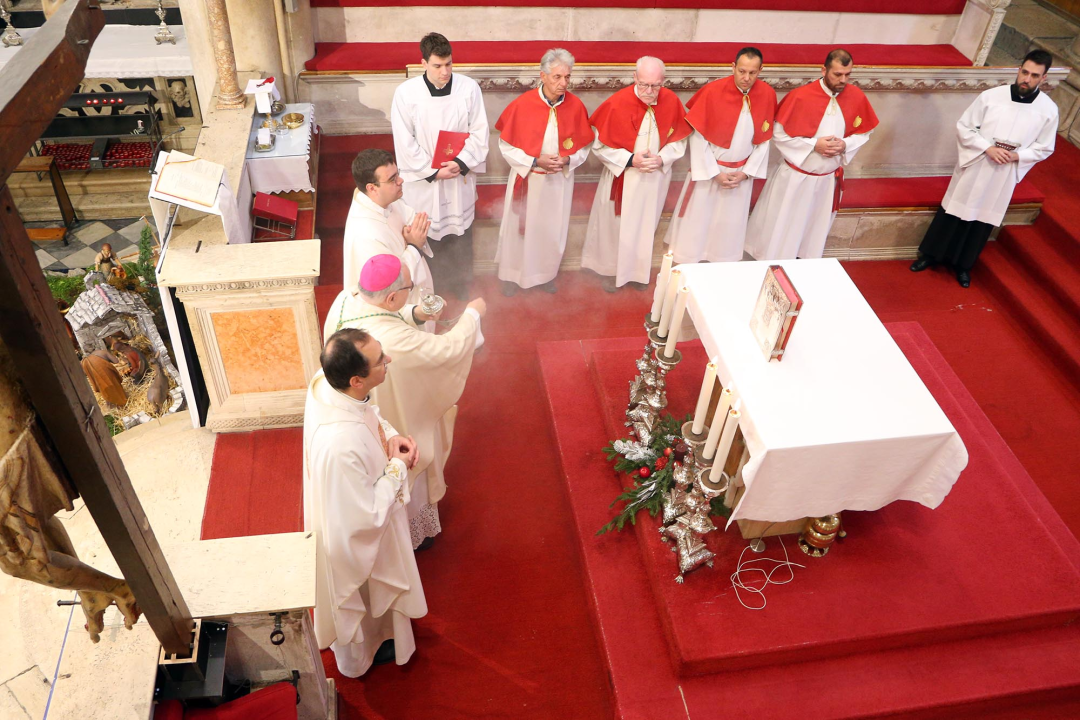 U katedrali sv. Jakova proslavljena svetkovina Bogojavljanja