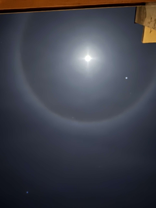 Na nebu iznad Šibenika snimljen neobičan Mjesečev fenomen 