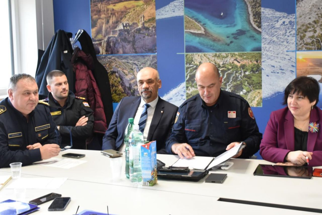 Hrvatska vatrogasna zajednica sastala se u Šibeniku: ‘Područje Šibensko-kninske županije jedno je od najugroženijih u državi’