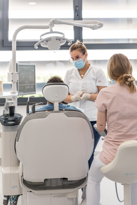 FOTO Saznajte sve o prozirnim aparatićima na Danima otvorenih vrata Dental centra Dubravica!