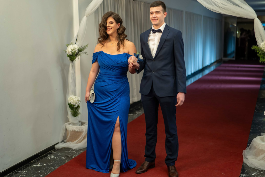 FOTOGALERIJA Zavirite na spektakularni Maturalni ples Ekonomske škole (1)