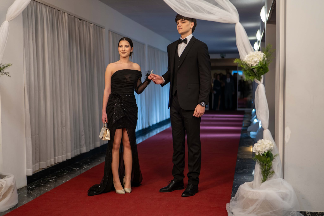 FOTOGALERIJA Zavirite na spektakularni Maturalni ples Ekonomske škole (1)