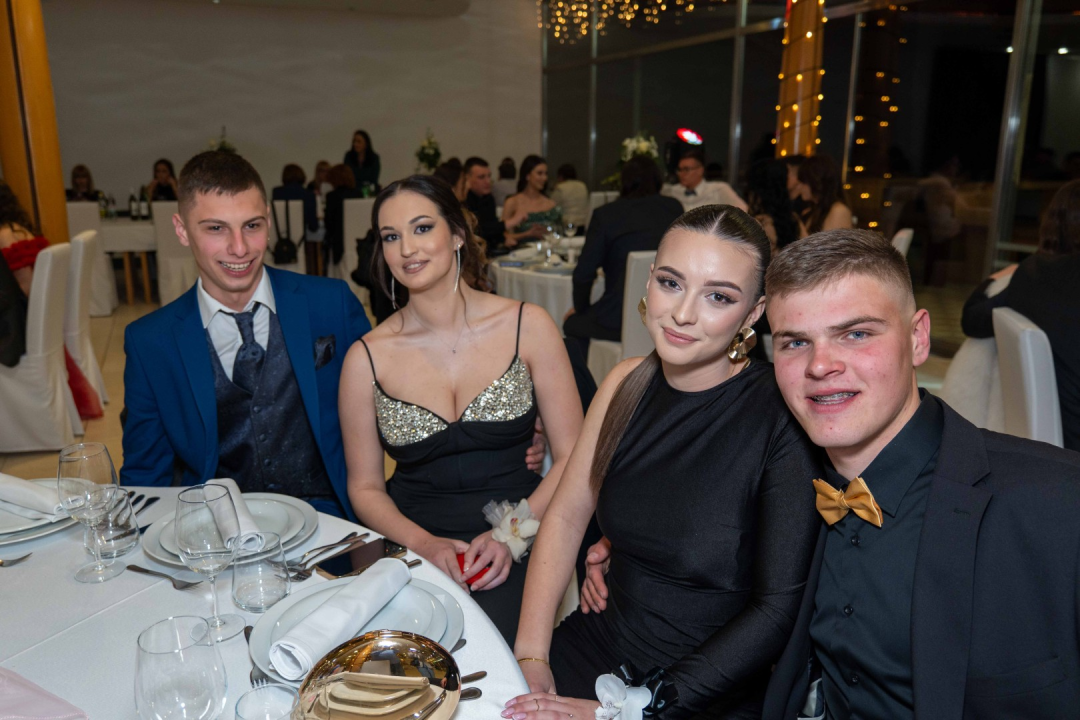 Zavirite na maturalni ples šibenske Medicinske škole (2)