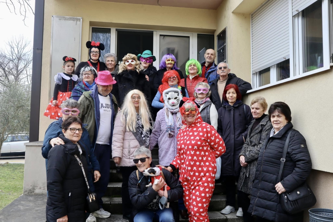 Kninske maškare preuzele ključeve grada 