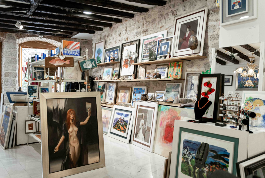 FOTO Otkrijte unikatne umjetnine i modne komade Galerije Juraj Dalmatinac