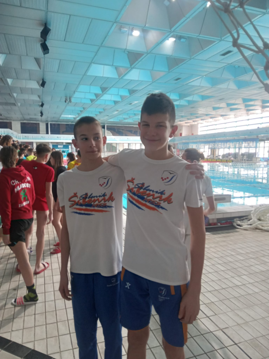 FOTO: Šibenski plivači nastupili na dva turnira u Zagrebu, Josip Silov osvojio tri medalje