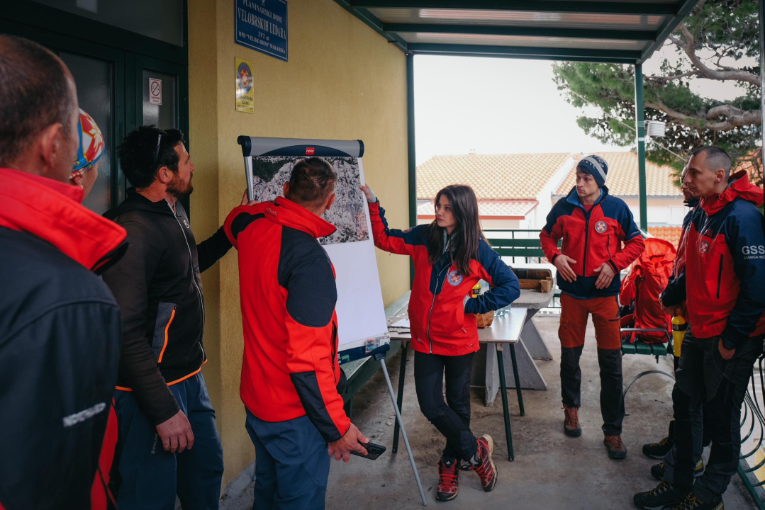 Šibenski HGSS-ovci na Biokovu sudjelovali na vježbi stijenskog spašavanja