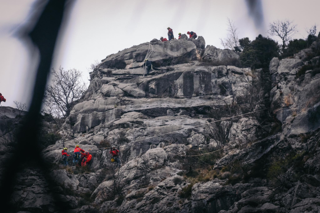 Šibenski HGSS-ovci na Biokovu sudjelovali na vježbi stijenskog spašavanja