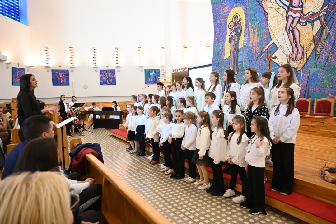 Dječji zbor sa zagrebačke Knežije gostovao u Župi sv. Ante Padovanskog na Šubićevcu