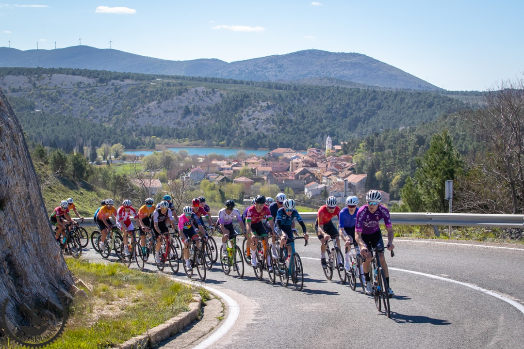 FOTO: 'Skradin Granfondo': Ugodna biciklistička nedjelja završena uvjerljivom pobjedom Slovenca Kovačiča