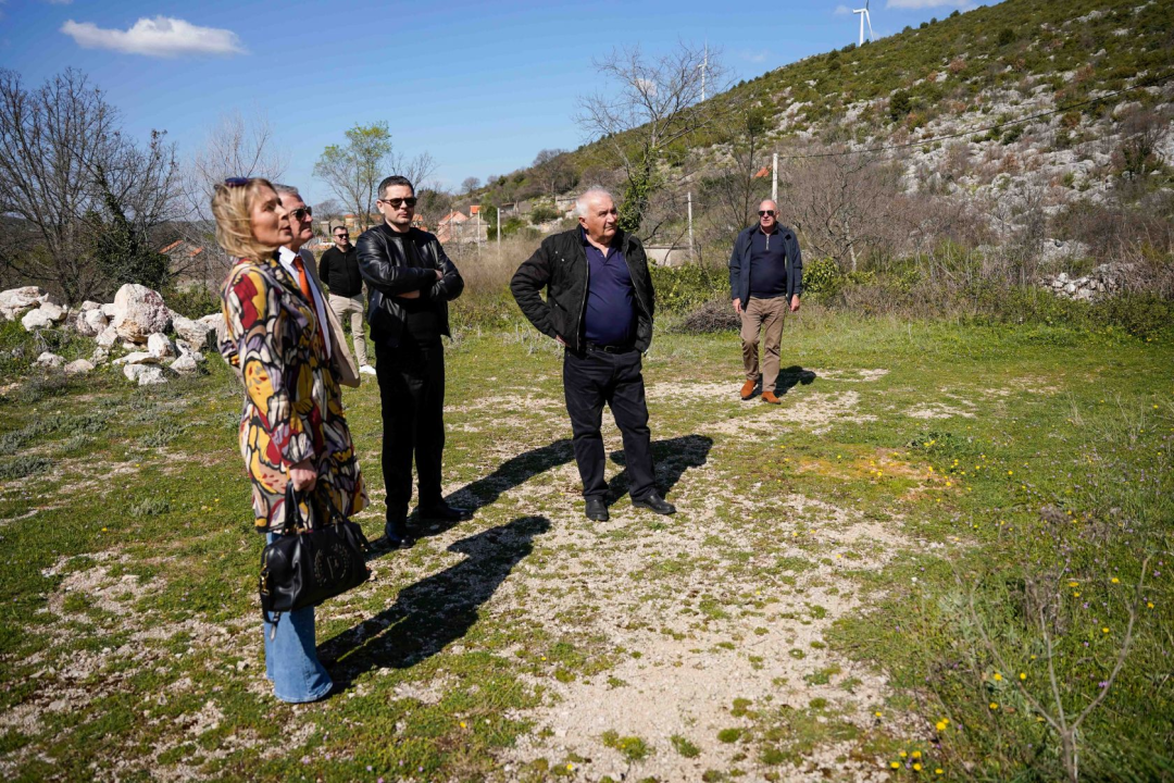 Lepenica dobila vodovodnu mrežu: Gradonačelnik Burić i direktor Vodovoda u obilasku mjesta