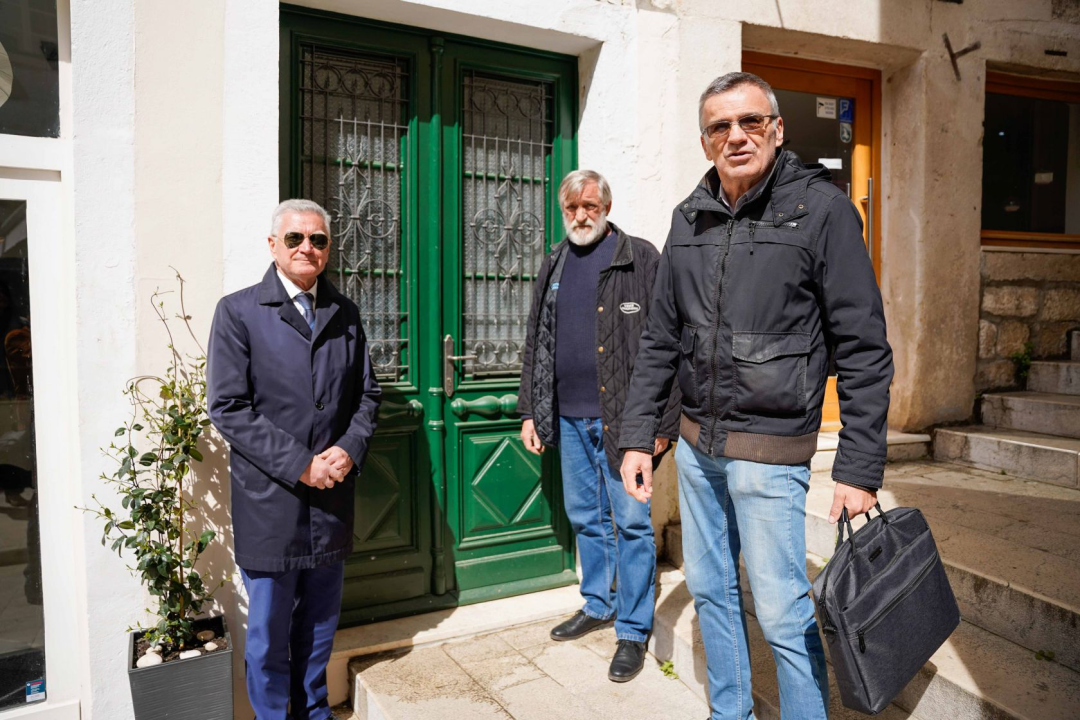 Burić i Mileta u obilasku obnovljenih arhitektonskih detalja u Šibeniku