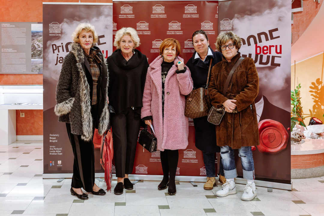 Ljubitelji kazališta s velikim zanimanjem 'pohrlili' u Vodice na premijeru predstave šibenskog HNK