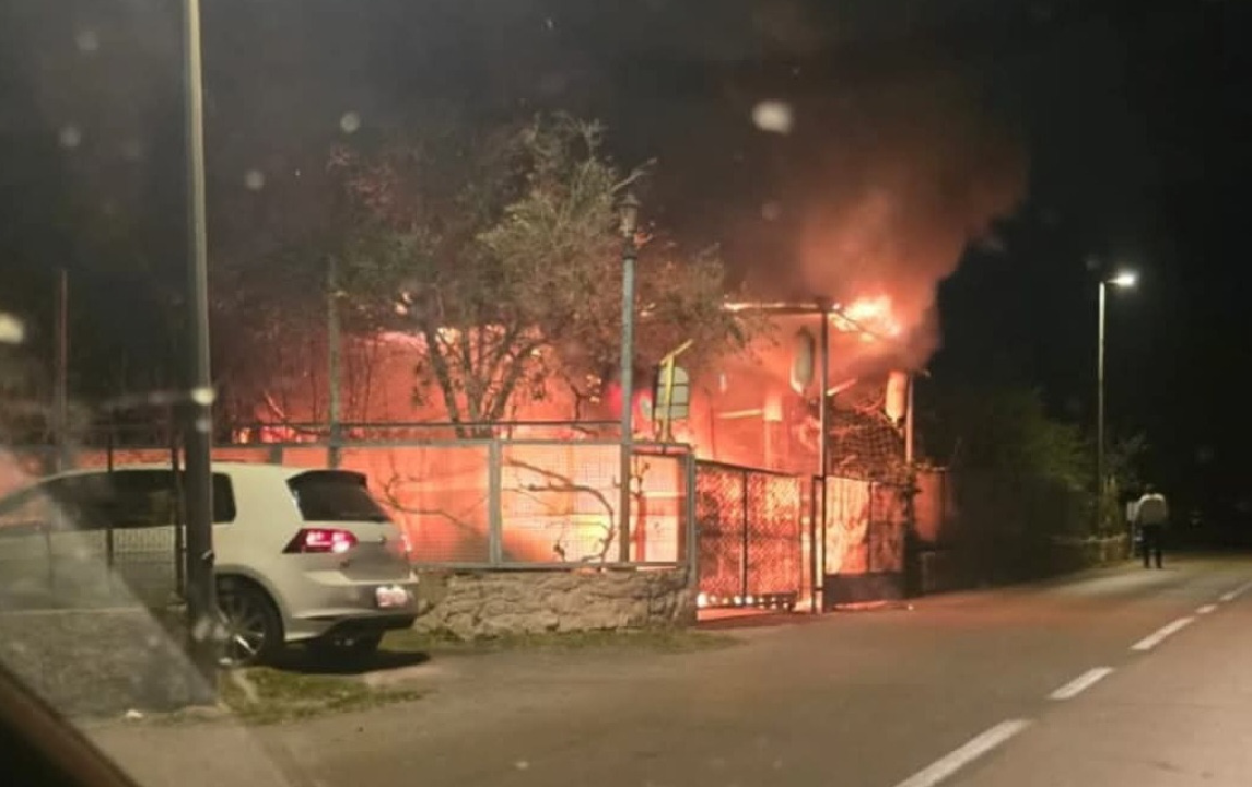 Večeras požar u garaži u Bilicama i smeća u Crnici: Brze intervencije vatrogasaca spriječile veću štetu