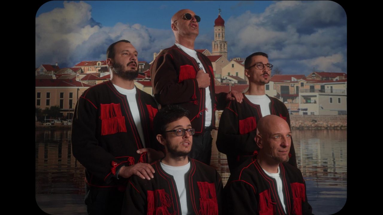 Premijera spota 'Kokošica': Teški Osjećaji u novom ruhu slave glazbenu i kulturnu baštinu