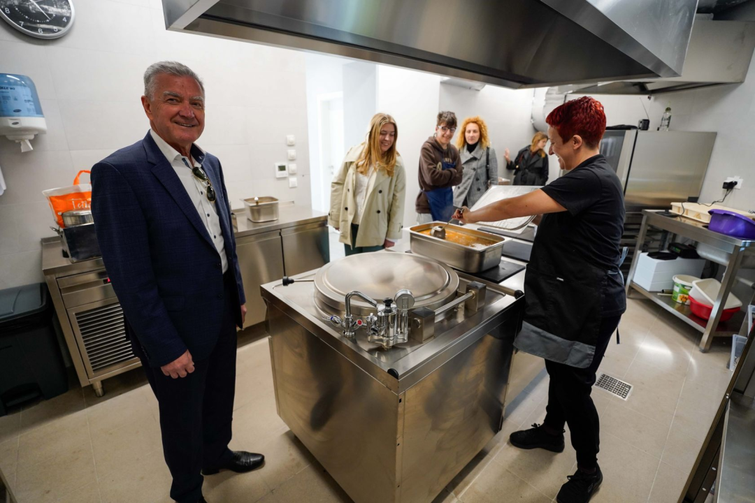 Grad Šibenik osigurao uskrsne pogače za korisnike Pučke kuhinje: 'Njegujemo partnerski odnos i suradnju'