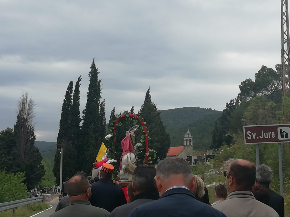 Blagdan sv. Jure u Rupama: Priča o jednoj crkvi i običaju kroz objektiv prošlosti