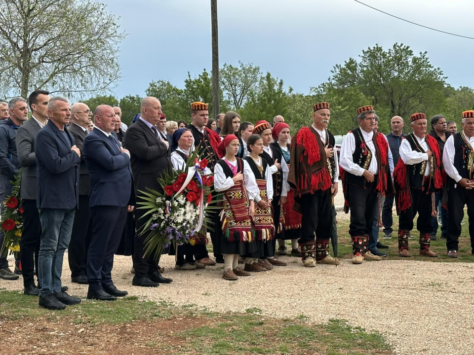 U Mirlović Zagori otkriven spomenik braniteljima