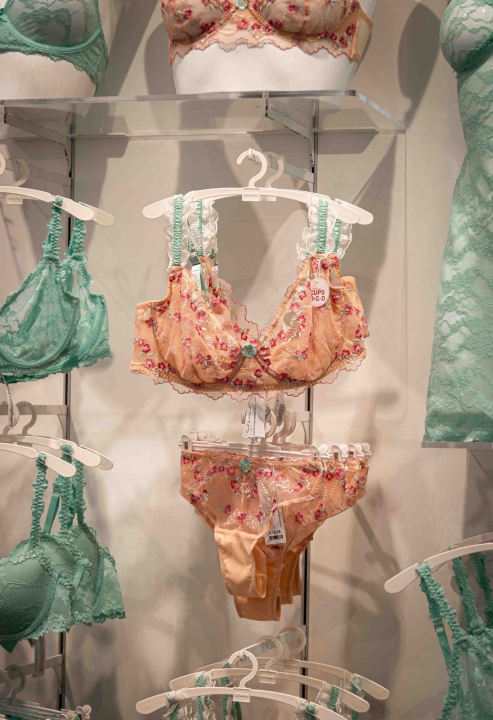 FOTO Pripreme za ljeto u Šibeniku: Donosimo ponudu dućana iz centra grada!