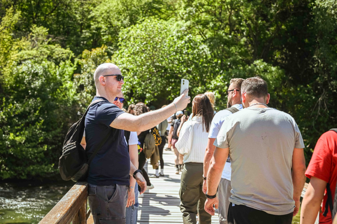 FOTO Uz podjelu fažola obilježen Praznik rada: 'Svim dragim posjetiteljima NP Krka željeli smo danas osigurati ručak'