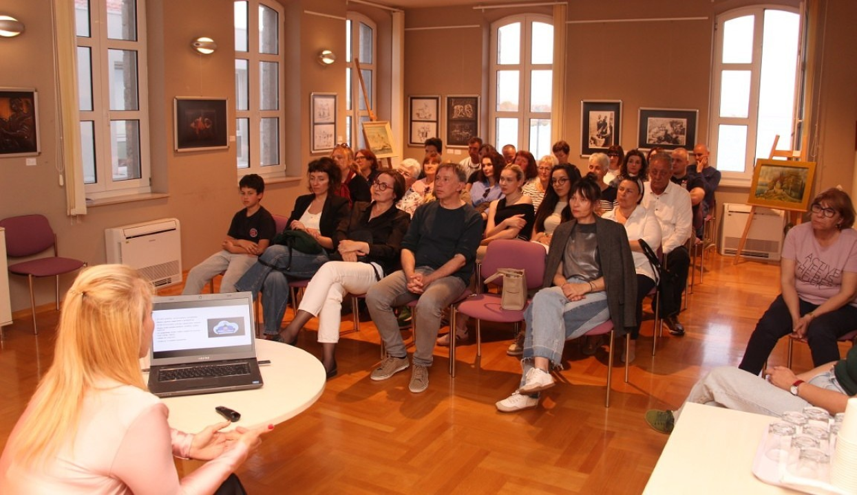 Predavanje farmaceutkinja Sanje Radas i Martine Silov u vodičkoj knjižnici
