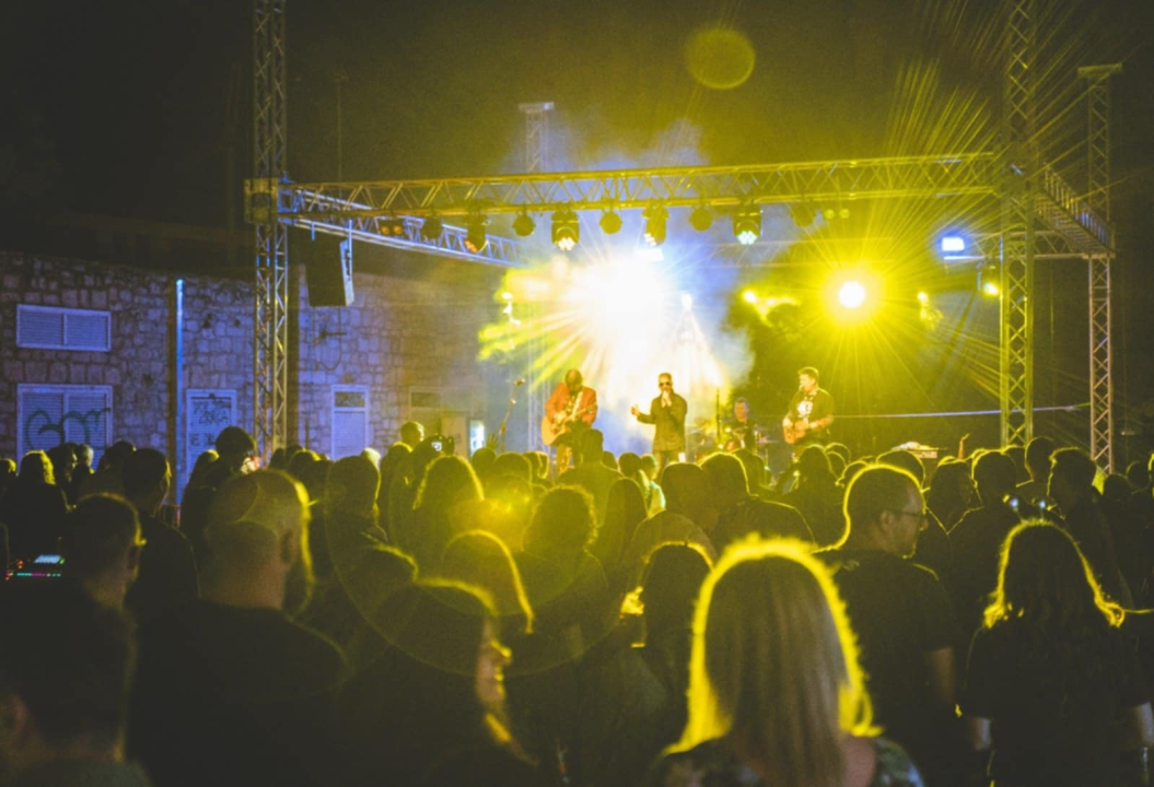 FOTO: Vrhunska prva večer festivala ‘SE15:Bis za kraj’, u subotu se nastavlja u još žešćem ritmu