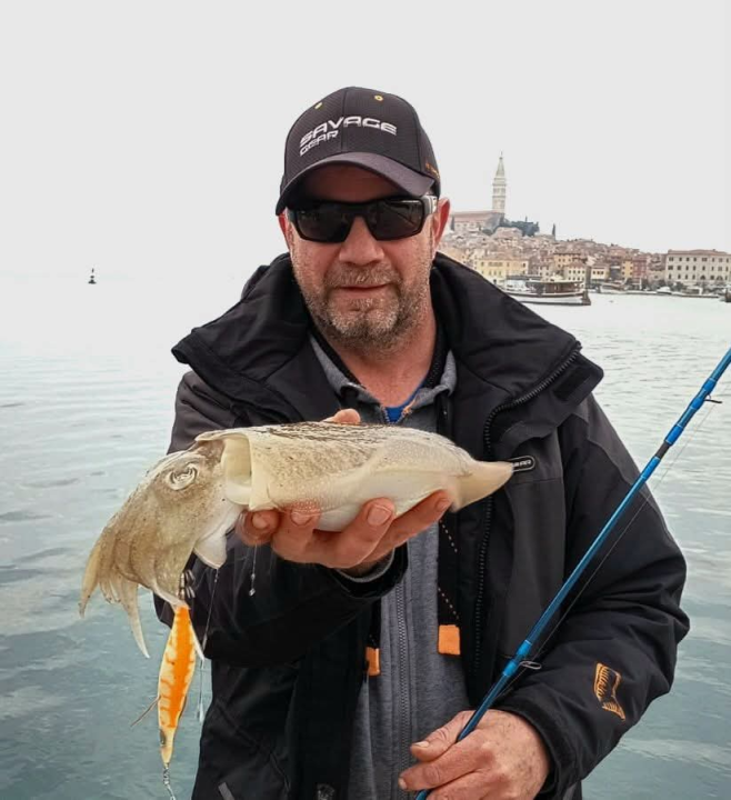 FOTO Zabaci varalicu na šibenskoj rivi uz Savage Gear!