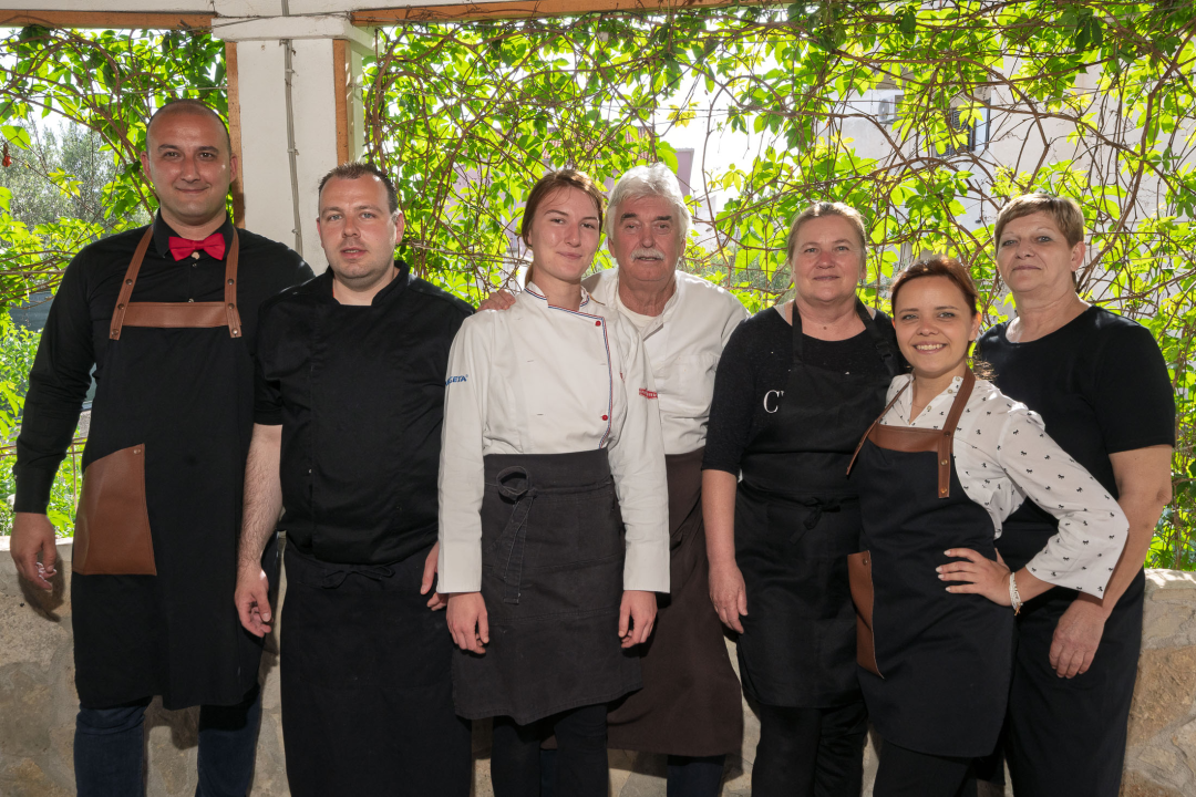 FOTO Doživite okus Dalmacije na pijatu u Konobi Oli!