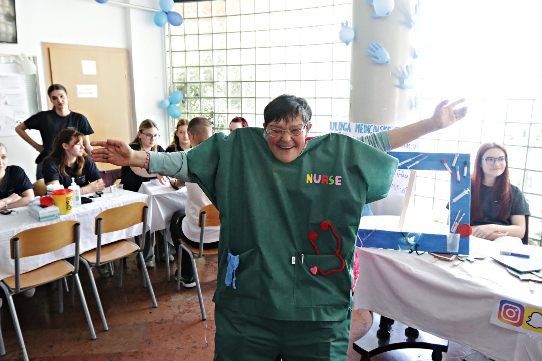 Kamenčići zavirili u svijet šibenske Medicinske škole