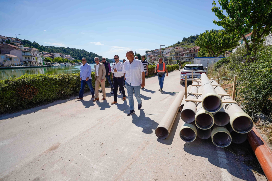 Burić obišao radove na uređaju za pročišćavanje otpadnih voda u Zatonu: 'Za godinu dana zatonska vala bit će čista'