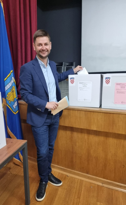 Kandidati za župane i gradonačelnike izašli na izbore