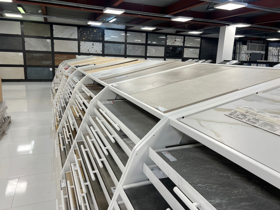 FOTO Besplatna hrana i piće, ogromni popusti i zabava – Građa preuredila svoju poslovnicu u Šibeniku!