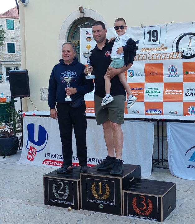 FOTO Auto karting klub Rogoznica uzeo tri pojedinačne i jednu ekipnu medalju na 'Nagradi Grada Skradina'