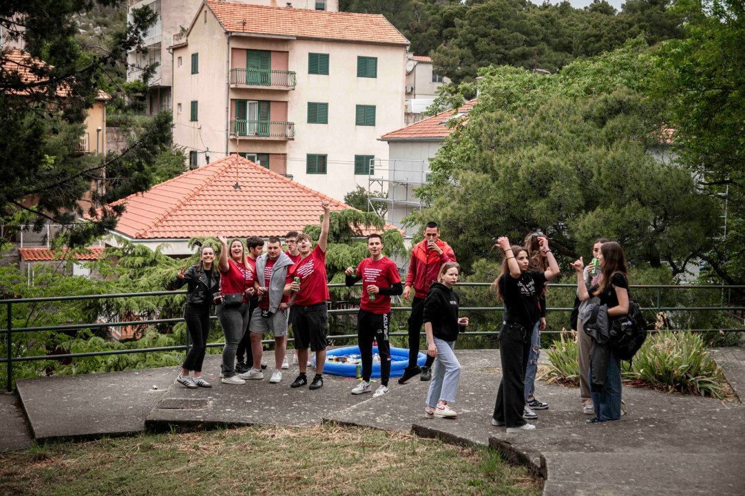 Šibenski maturanti slave zadnji dan škole: 'Volio bih se poslije faksa vratiti ovdje'