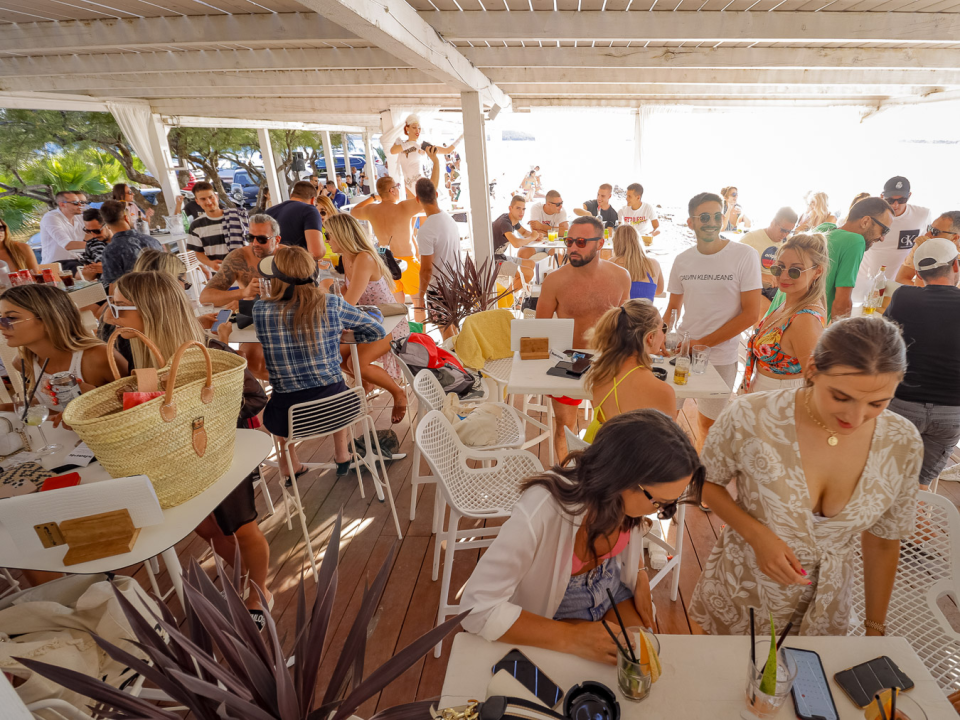 FOTO Shark Beach Club otvara svoja vrata – Novi sjaj na obali u Žaboriću 