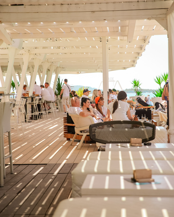 FOTO Shark Beach Club zasjao u novom sjaju – ljeto 2025. u znaku stila i užitka!