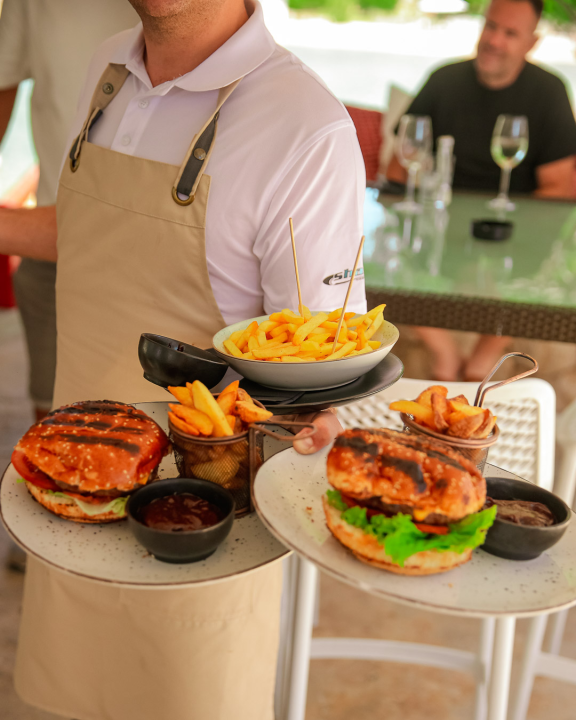 FOTO Shark Beach Club zasjao u novom sjaju – ljeto 2025. u znaku stila i užitka!